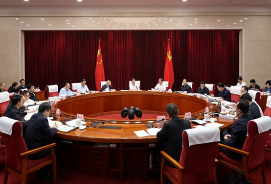 省委金融委员会召开会议 深入学习贯彻习近平总书记重要论述 推动全省金融高质量发展